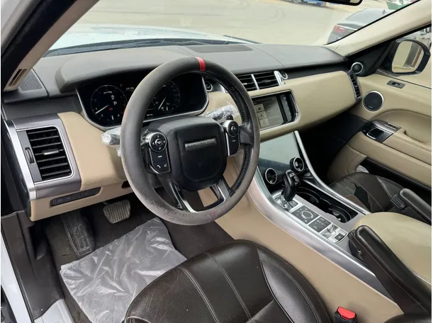 Car image 12