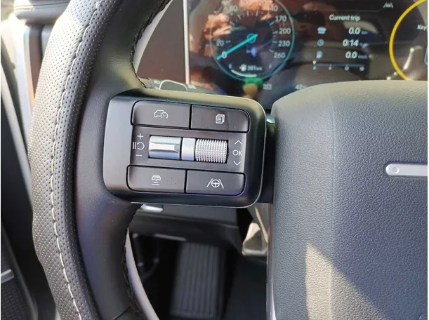 Car image 23
