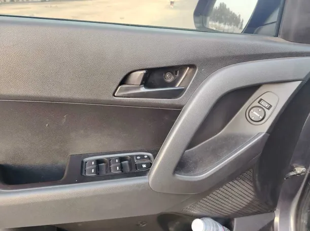 Car image 34