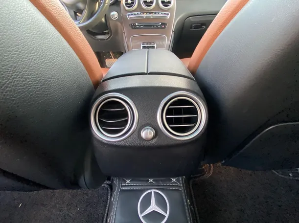 Car image 28