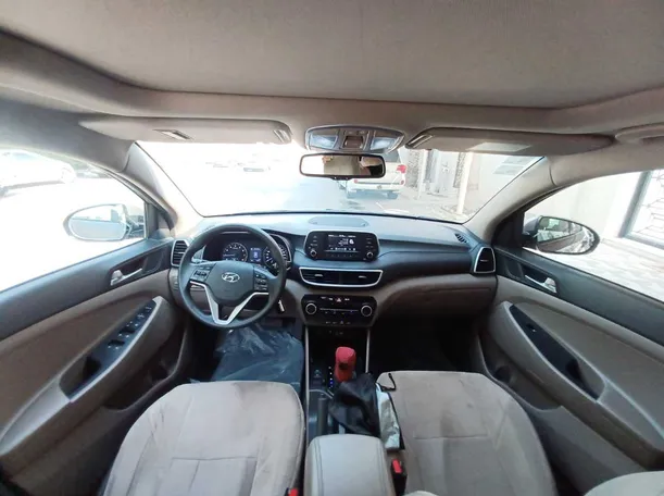 Car image 13