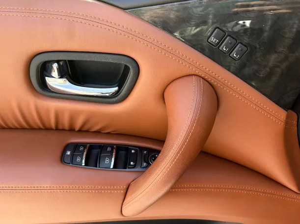 Car image 29