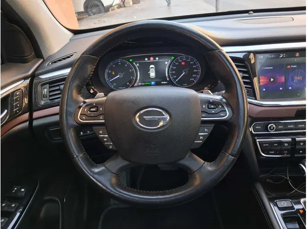 Car image 24