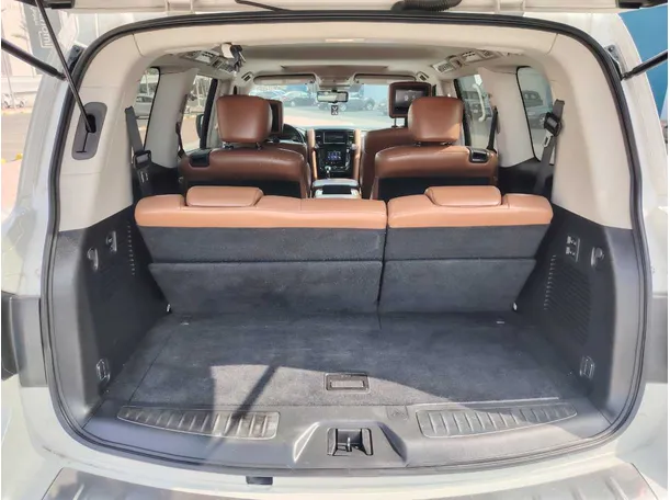 Car image 26