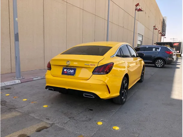 Car image 5