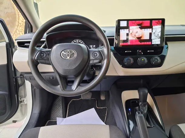 Car image 15