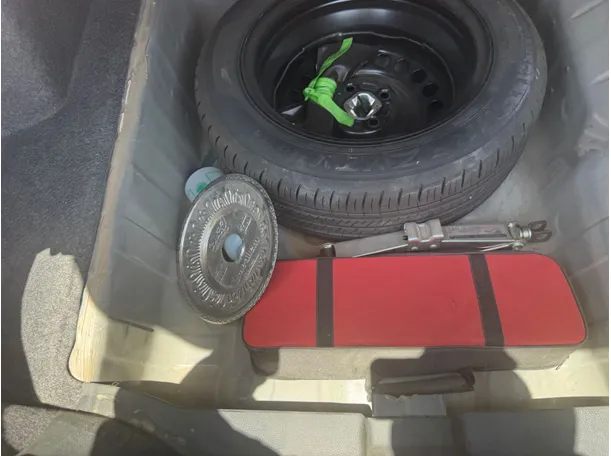 Car image 21