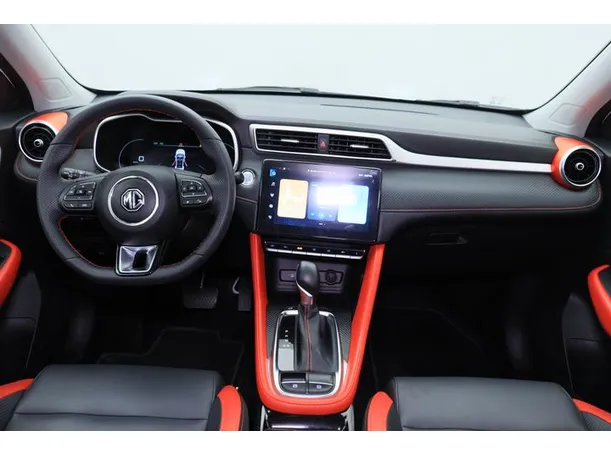 Car image 14