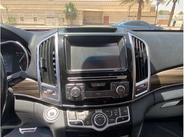 Car image 17