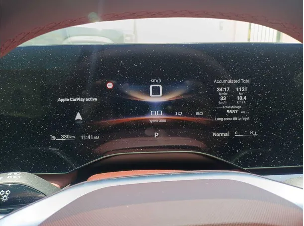 Car image 18
