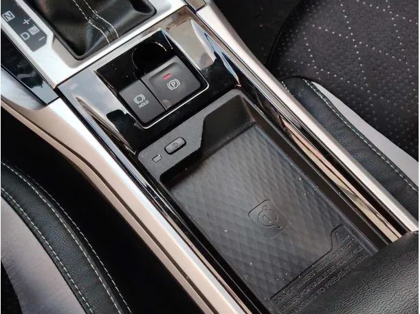 Car image 28