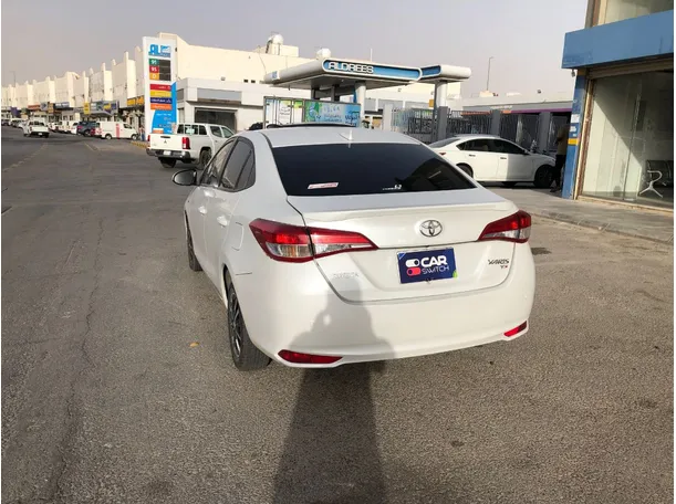 Car image 7