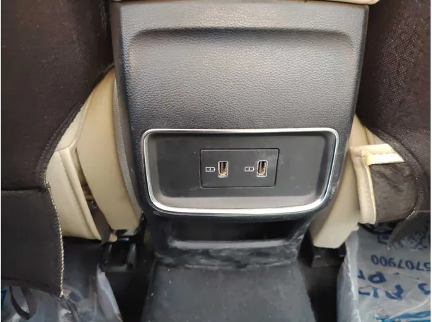 Car image 25