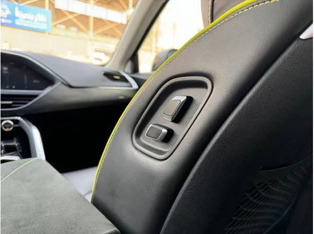 Car image 24