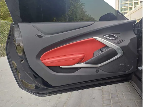 Car image 10