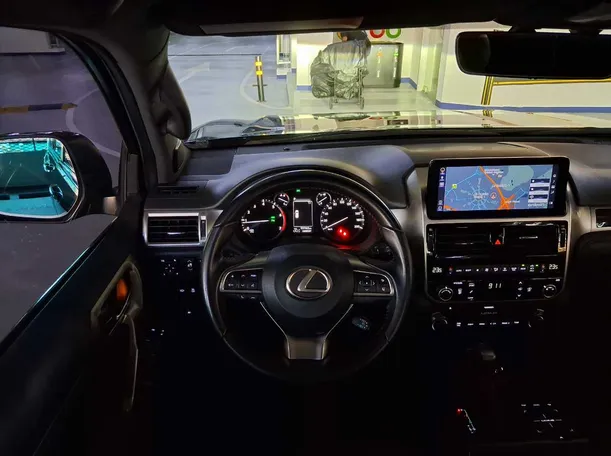 Car image 17