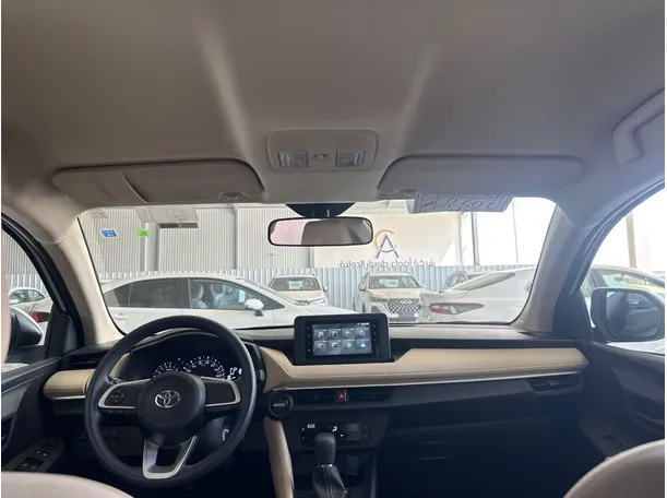 Car image 16