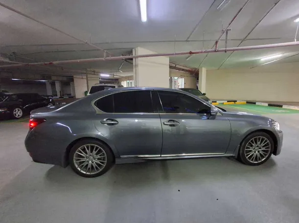 Car image 8