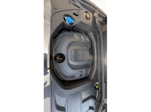 Car image 27