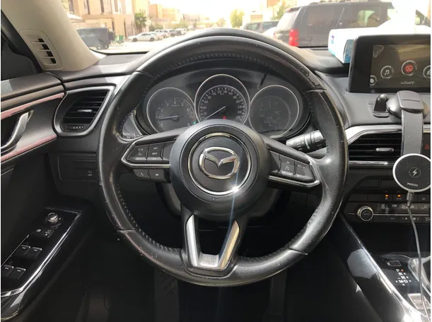 Car image 16
