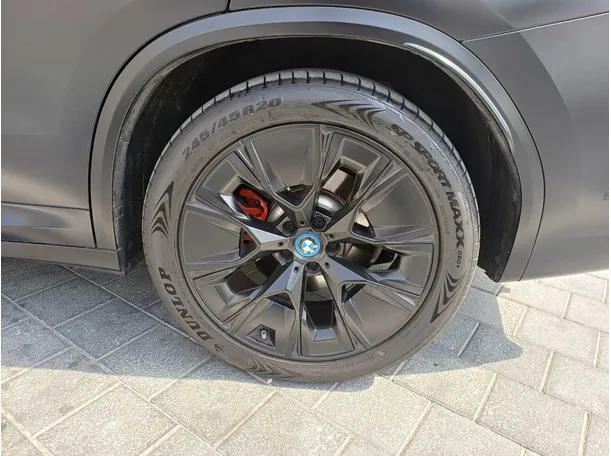 Car image 10