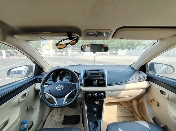 Car image 17