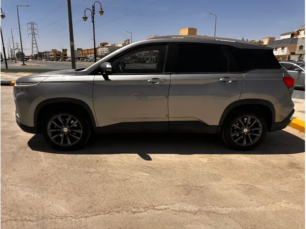 Car image 8