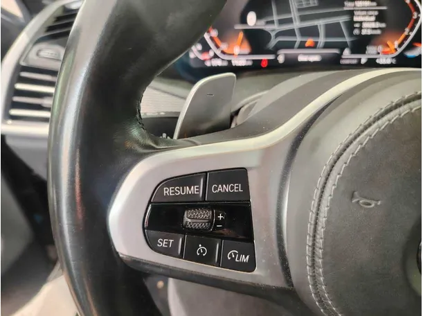 Car image 30