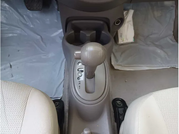 Car image 14