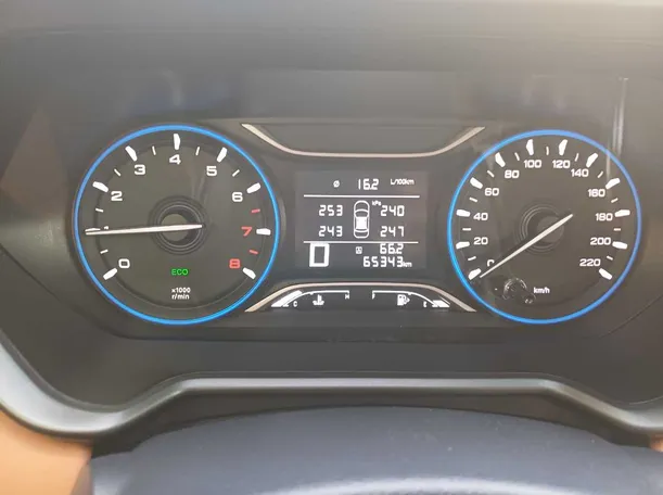 Car image 18