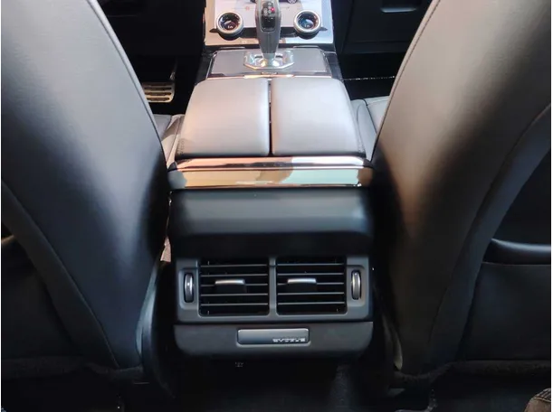 Car image 32