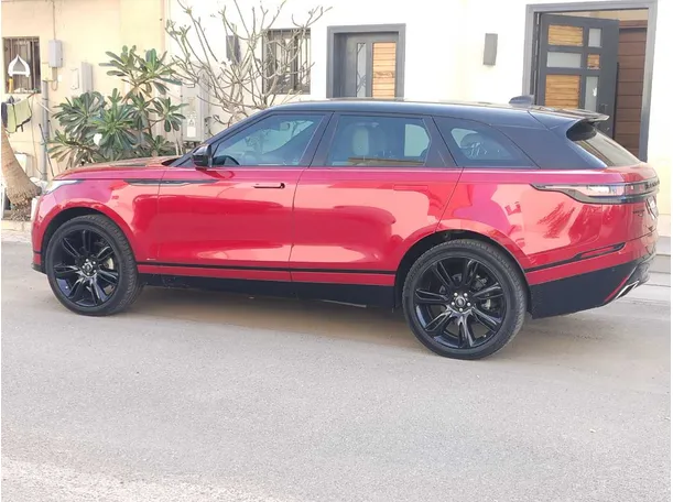 Car image 9