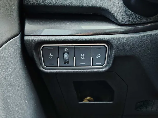 Car image 34