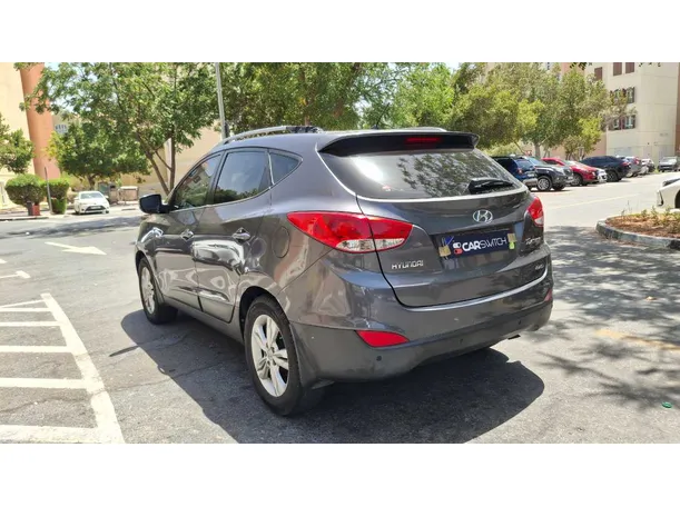 Car image 7