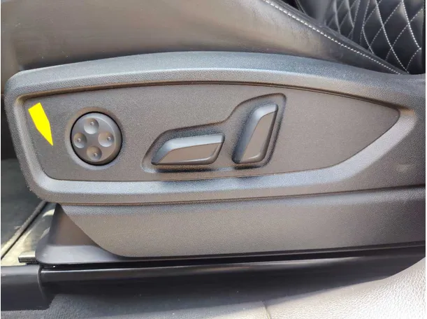 Car image 31