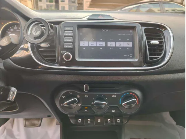 Car image 27