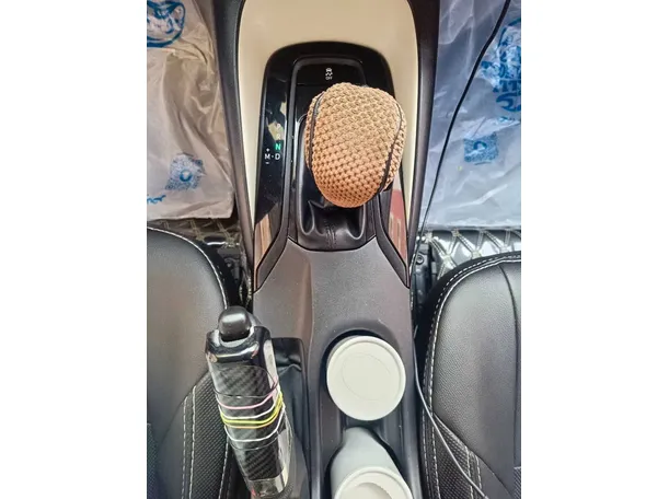 Car image 18