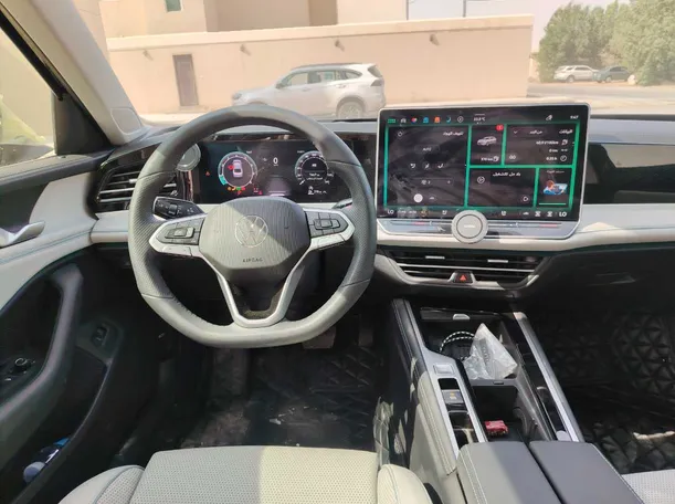 Car image 20