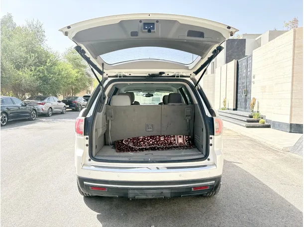 Car image 23