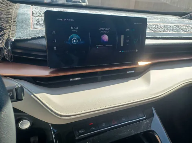Car image 17