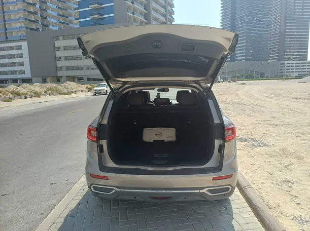 Car image 20