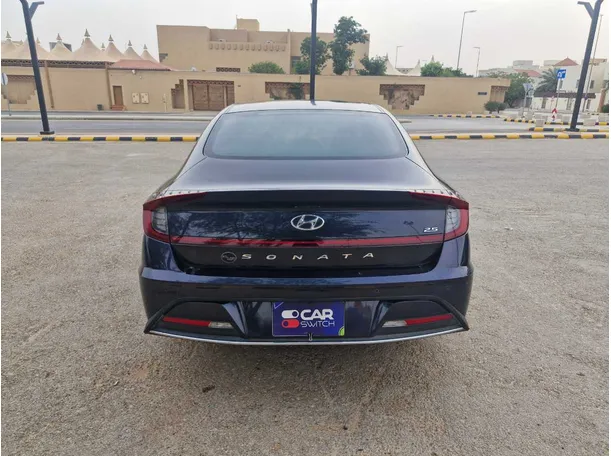 Car image 6