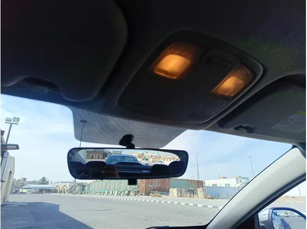 Car image 28
