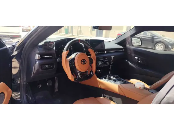 Car image 13