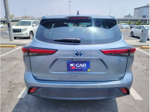 Car image 6
