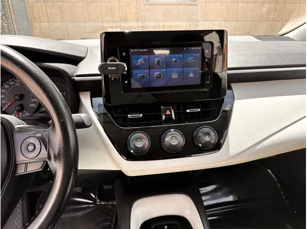 Car image 18