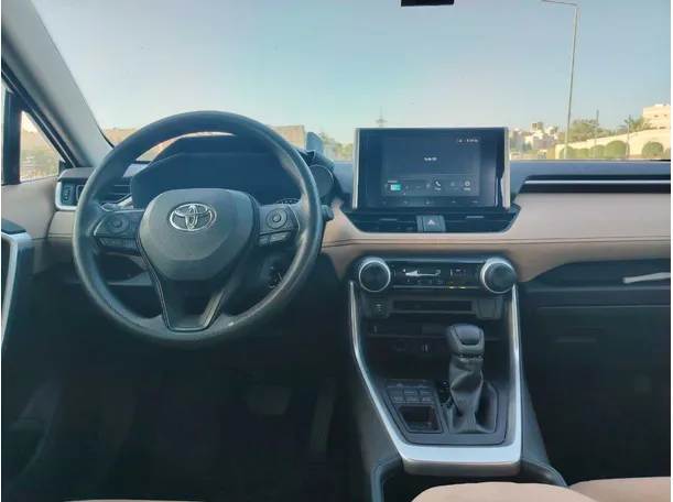 Car image 18
