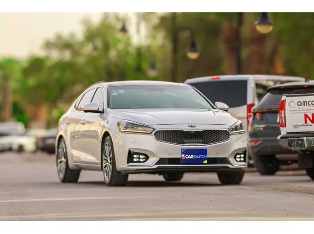 Car image 10