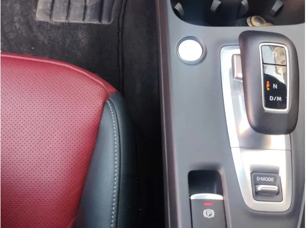 Car image 19