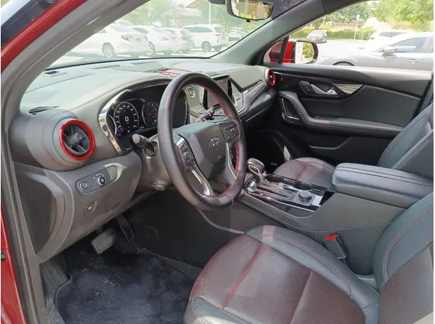 Car image 11